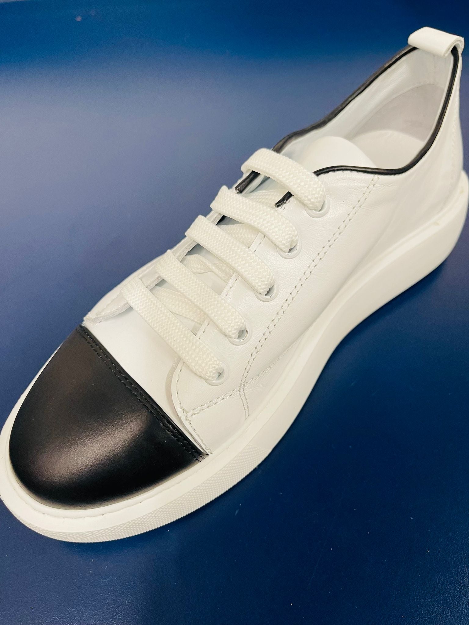 Black And White Tennis Shoes Chunky Bottom